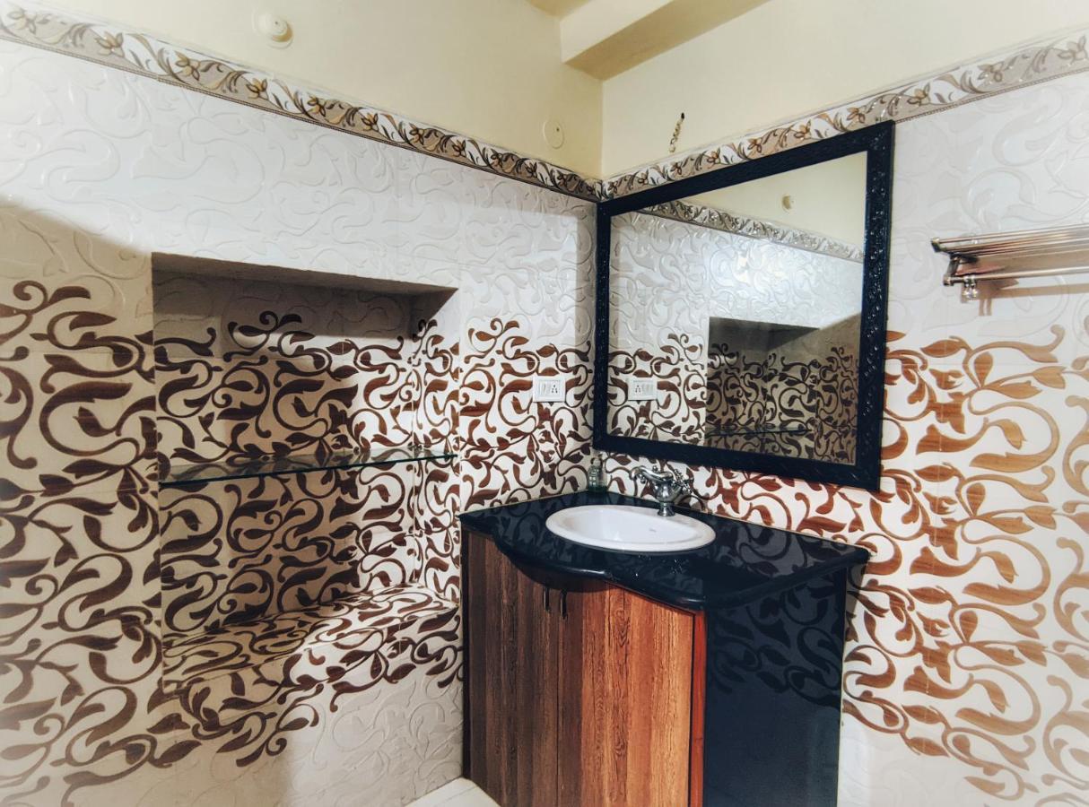 Mud Mirror Guesthouse Джайсалмер Екстериор снимка
