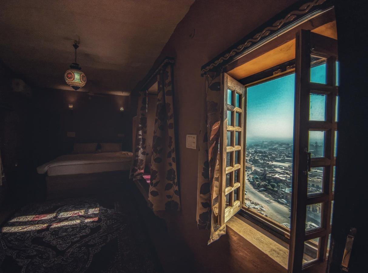 Mud Mirror Guesthouse Джайсалмер Екстериор снимка