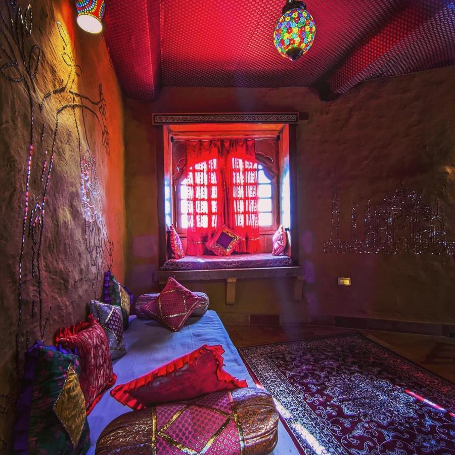 Mud Mirror Guesthouse Джайсалмер Екстериор снимка
