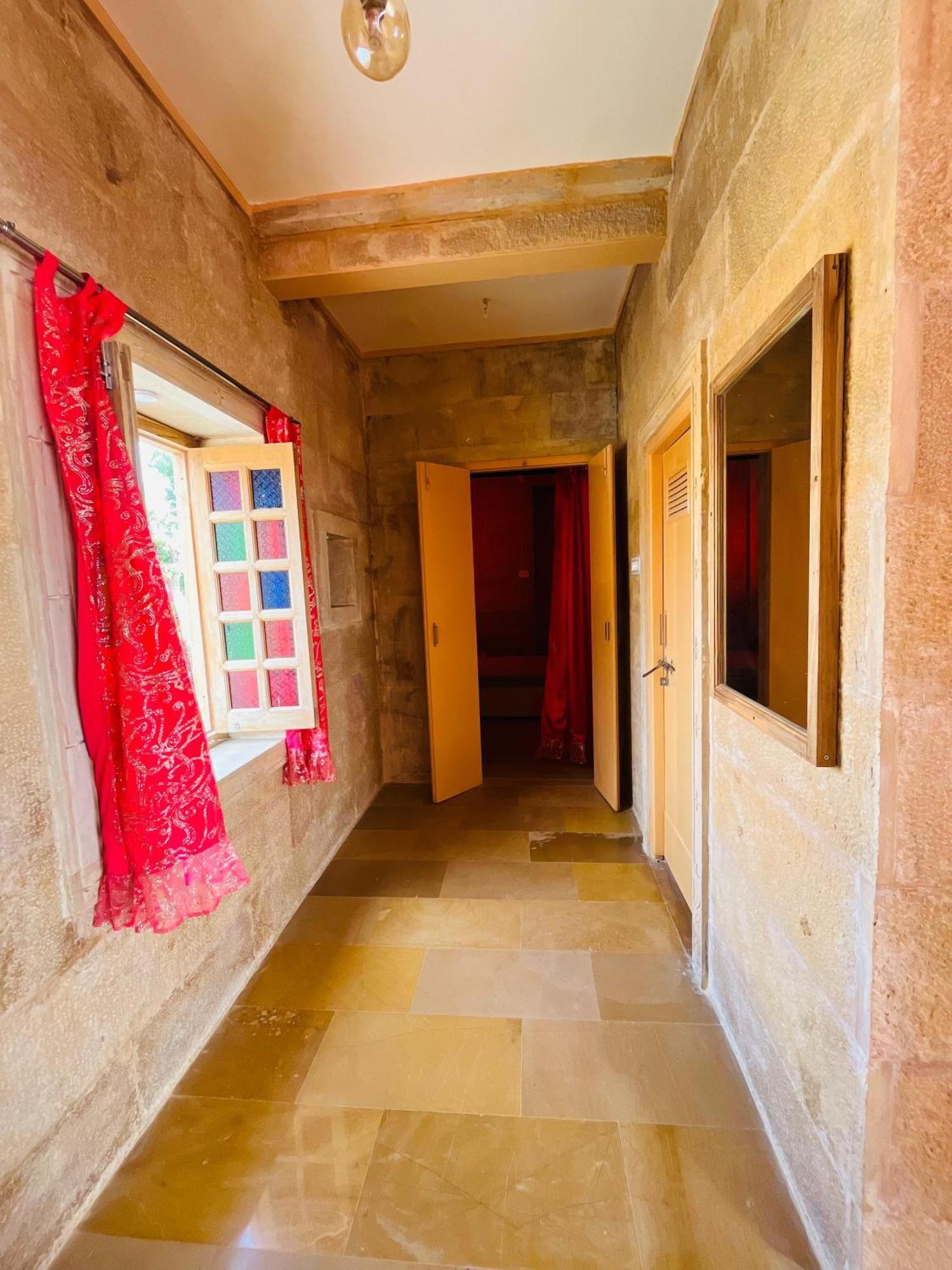 Mud Mirror Guesthouse Джайсалмер Екстериор снимка