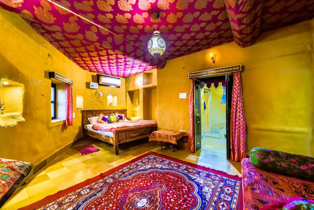 Mud Mirror Guesthouse Джайсалмер Екстериор снимка