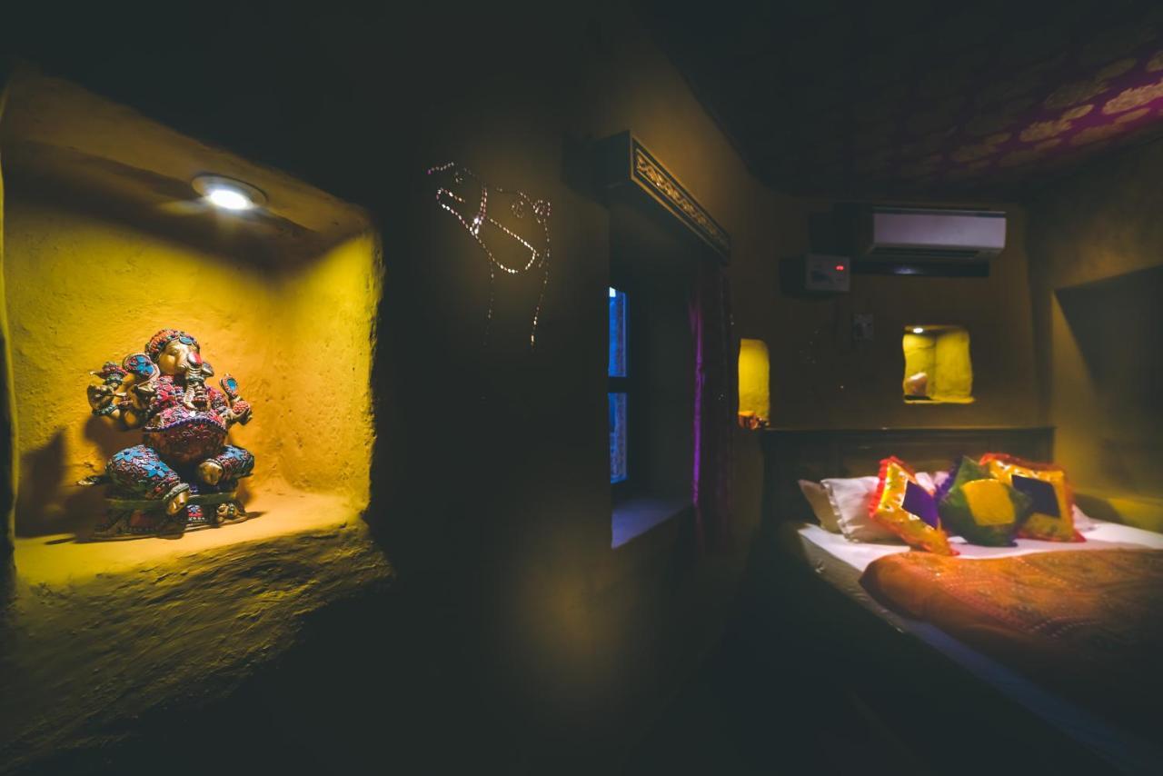 Mud Mirror Guesthouse Джайсалмер Екстериор снимка