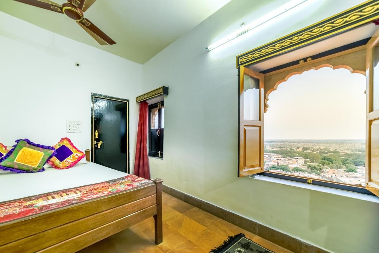 Mud Mirror Guesthouse Джайсалмер Екстериор снимка